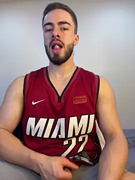 MaxDell online show from April 15, 7:21 pm