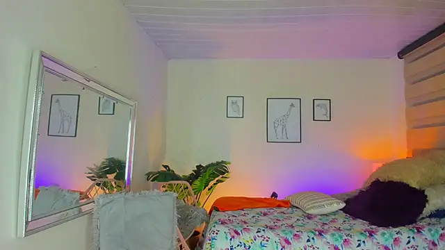 LusyKitty online show from September 24, 3:04 pm
