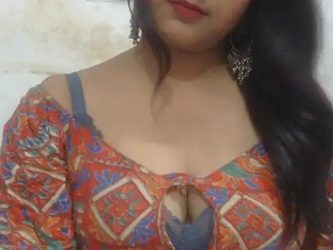 Snapshot of POOJA_199 chatting on July 11, 8:17 am POOJA 199 online show from July 11, 8:17 am