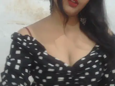 Snapshot of POOJA_199 chatting on July 16, 8:09 am POOJA 199 online show from July 16, 8:09 am