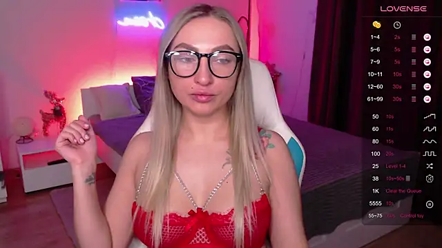 Bunny Butt  online show from January 7, 7:11 am