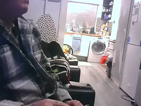 Snapshot of hefin18 chatting on January 28, 8:26 pm hefin18 online show from January 28, 8:26 pm