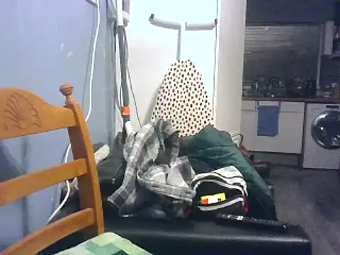 Snapshot of hefin18 chatting on February 8, 9:36 pm hefin18 online show from February 8, 9:36 pm