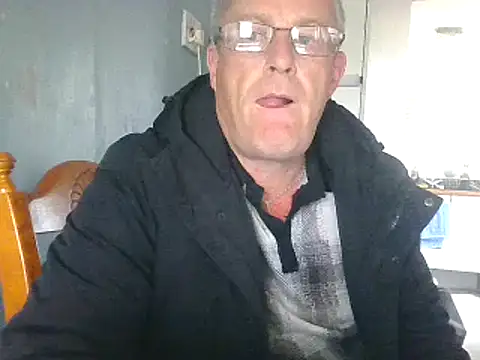 Snapshot of hefin18 chatting on February 11, 11:54 am hefin18 online show from February 11, 11:54 am