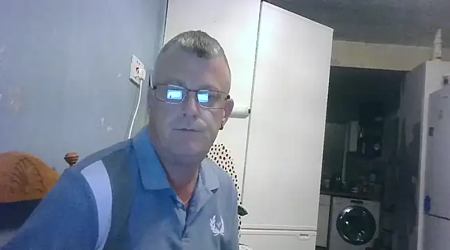 Snapshot of hefin18 chatting on February 20, 11:10 pm hefin18 online show from February 20, 11:10 pm