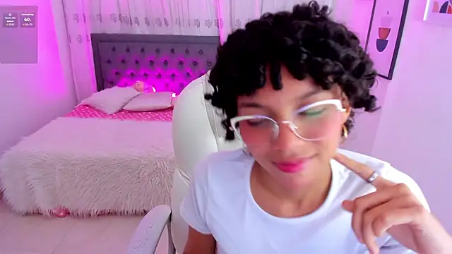 Snapshot of aitana_kahlo chatting on September 12, 10:48 am aitana kahlo online show from September 12, 10:48 am