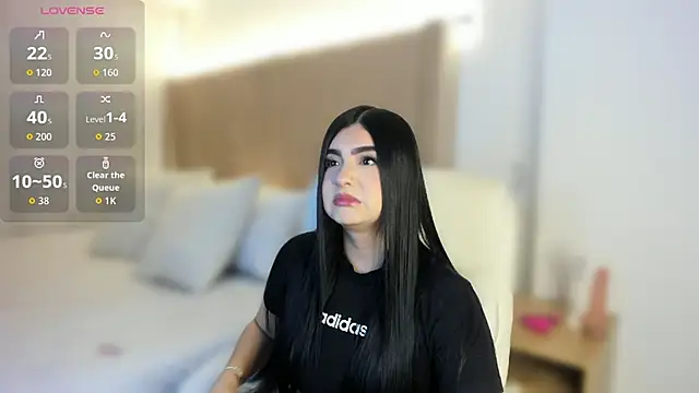 Snapshot of Sweety_Nicole_ chatting on June 21, 5:21 am Sweety Nicole online show from June 21, 5:21 am