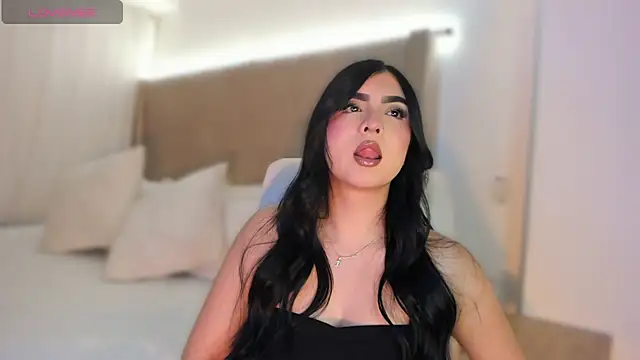 Snapshot of Sweety_Nicole_ chatting on June 24, 4:44 am Sweety Nicole online show from June 24, 4:44 am