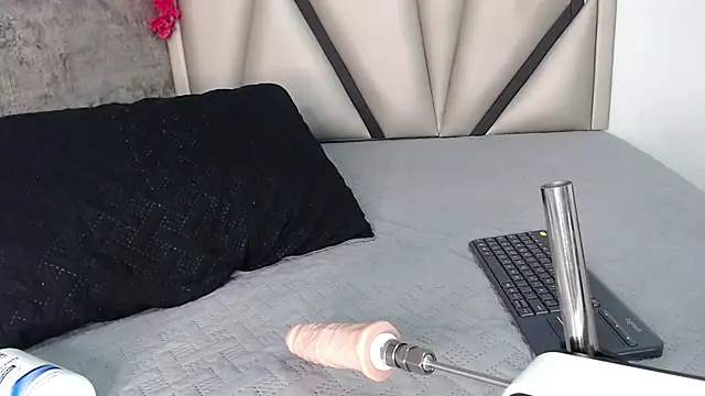 Snapshot of Euphoria_07 chatting on December 23, 4:21 am Euphoria 07 online show from December 23, 4:21 am