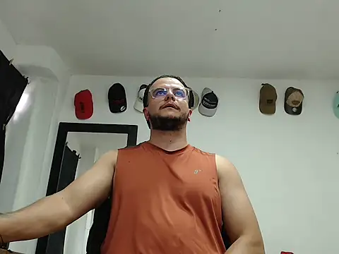 cloudsxxx online show from February 17, 9:32 pm