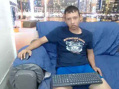 Snapshot of santiago_miler chatting on June 11, 1:42 pm santiago miler online show from June 11, 1:42 pm