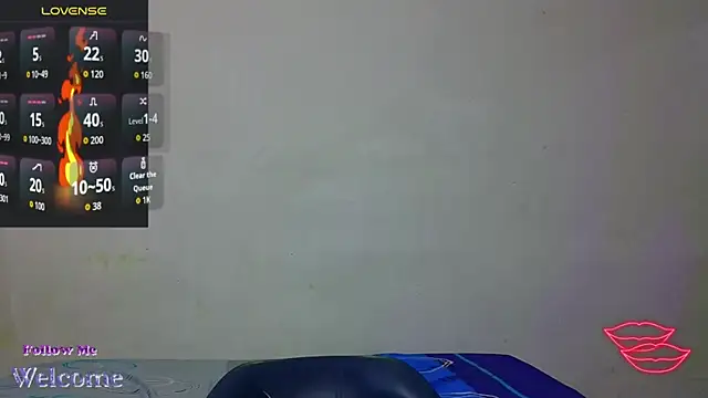 dylan apol0 online show from April 18, 11:38 pm