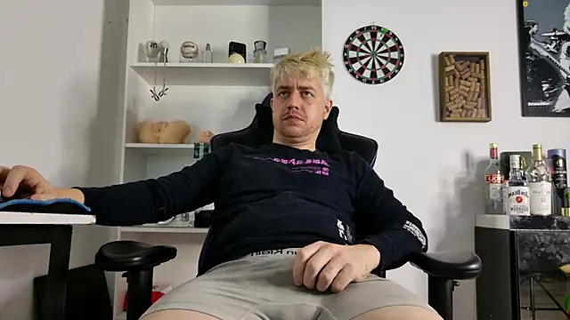 aaron nvk online show from April 10, 5:12 am