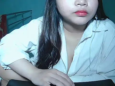 Lily3322 online show from April 21, 12:56 am