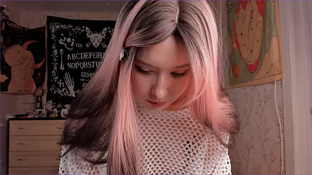 Snapshot of CutiePatoootie chatting on December 14, 7:18 pm CutiePatoootie online show from December 14, 7:18 pm