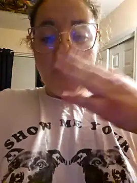 nuttiebuddy1 online show from October 23, 6:23 am