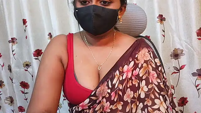 Snapshot of Pavani-Sexy chatting on July 16, 4:46 pm Pavani-Sexy online show from July 16, 4:46 pm