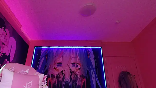 MilkMeSoftly online show from October 16, 8:15 am