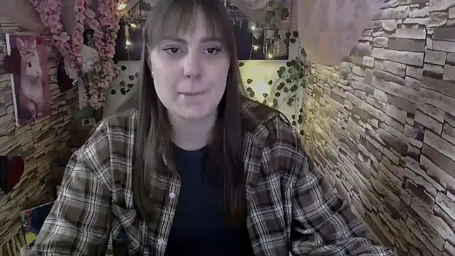 Snapshot of Amanda_Bright_ chatting on October 13, 6:57 am Amanda Bright online show from October 13, 6:57 am