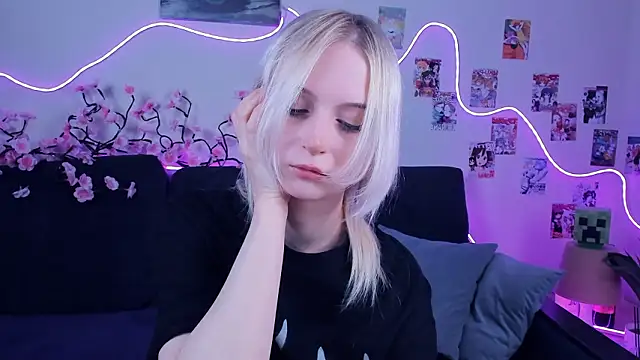 Megan--chan online show from January 17, 5:49 pm