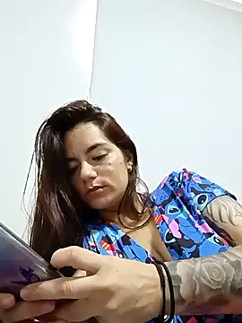 Demy Rhoades online show from April 8, 1:33 pm