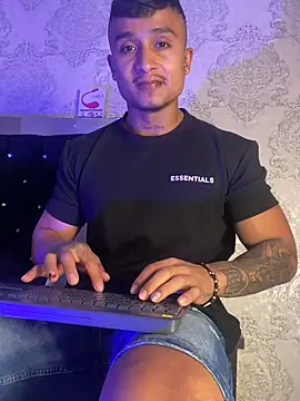 Snapshot of ThiagoBlaze chatting on April 21, 10:32 am ThiagoBlaze online show from April 21, 10:32 am