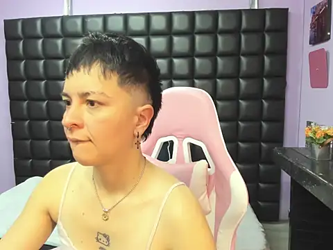  Hannah Hot online show from November 22, 1:21 pm