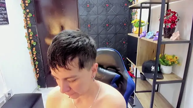  Hannah Hot online show from April 16, 2:45 am