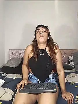 Snapshot of shanell_saenz chatting on October 5, 11:13 pm shanell saenz online show from October 5, 11:13 pm