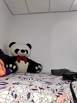 Snapshot of shanell_saenz chatting on November 18, 12:05 am shanell saenz online show from November 18, 12:05 am