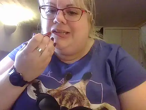 Snapshot of Kinkyhousewife83 chatting on October 18, 2:18 pm Kinkyhousewife83 online show from October 18, 2:18 pm