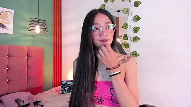 raven smith  online show from May 24, 4:01 pm