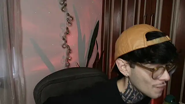 Mihail leroy online show from December 21, 9:44 pm