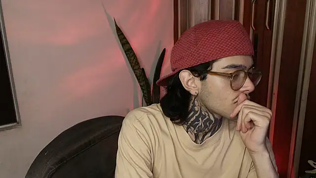 Snapshot of Mihail_leroy chatting on July 23, 1:19 am Mihail leroy online show from July 23, 1:19 am