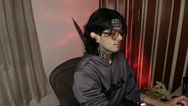 Snapshot of Mihail_leroy chatting on July 30, 1:26 am Mihail leroy online show from July 30, 1:26 am
