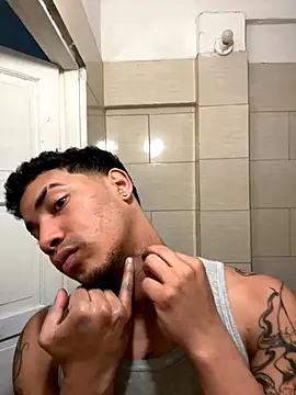 Snapshot of AlexBrasua chatting on September 28, 7:52 pm AlexBrasua online show from September 28, 7:52 pm