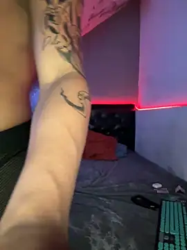 Snapshot of AlexBrasua chatting on October 2, 2:29 am AlexBrasua online show from October 2, 2:29 am