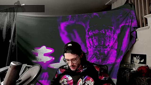 Snapshot of MasterDaddyCool chatting on September 12, 6:35 am MasterDaddyCool online show from September 12, 6:35 am