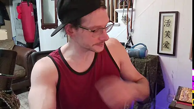 Snapshot of MasterDaddyCool chatting on October 7, 10:23 am MasterDaddyCool online show from October 7, 10:23 am