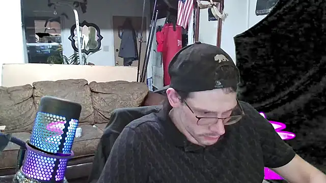 Snapshot of MasterDaddyCool chatting on October 8, 11:02 pm MasterDaddyCool online show from October 8, 11:02 pm