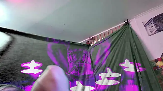 Snapshot of MasterDaddyCool chatting on October 18, 5:21 am MasterDaddyCool online show from October 18, 5:21 am