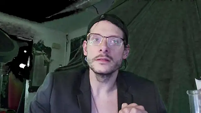 Snapshot of MasterDaddyCool chatting on October 22, 8:30 pm MasterDaddyCool online show from October 22, 8:30 pm