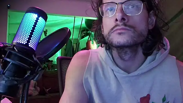 Snapshot of MasterDaddyCool chatting on October 27, 4:16 am MasterDaddyCool online show from October 27, 4:16 am