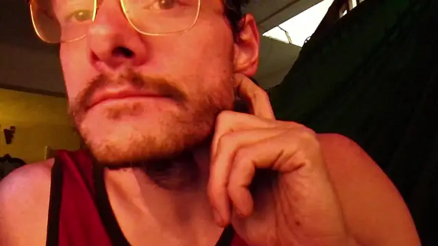 Snapshot of MasterDaddyCool chatting on November 2, 9:00 am MasterDaddyCool online show from November 2, 9:00 am