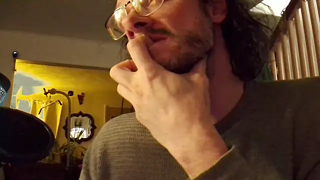 Snapshot of MasterDaddyCool chatting on November 10, 4:00 am MasterDaddyCool online show from November 10, 4:00 am