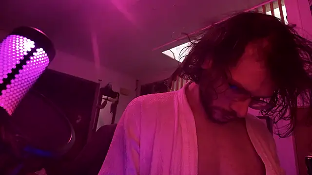 Snapshot of MasterDaddyCool chatting on November 17, 3:56 am MasterDaddyCool online show from November 17, 3:56 am