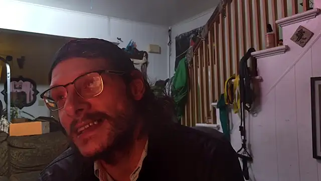 Snapshot of MasterDaddyCool chatting on November 26, 4:35 am MasterDaddyCool online show from November 26, 4:35 am