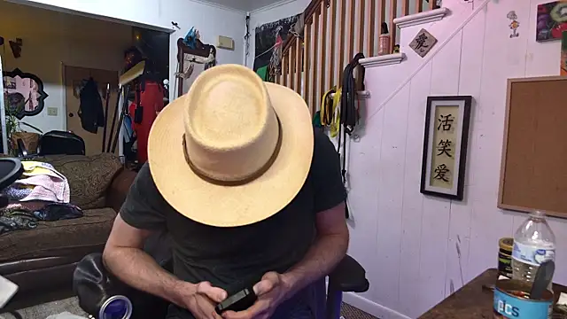 Snapshot of MasterDaddyCool chatting on December 3, 2:41 am MasterDaddyCool online show from December 3, 2:41 am