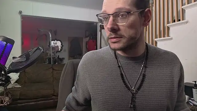 MasterDaddyCool online show from March 7, 9:50 am