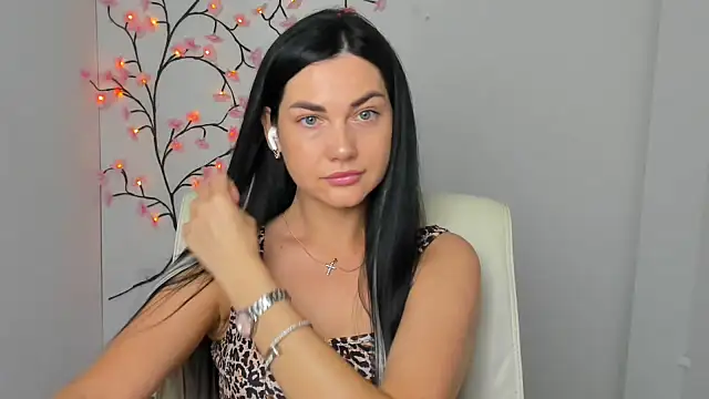 Snapshot of Lune_Moon chatting on June 22, 5:48 am Lune Moon online show from June 22, 5:48 am